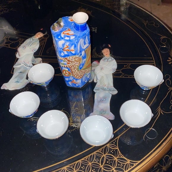 Vintage Moriage Dragonware Sake Set- 7 Pieces - Picture 4 of 7